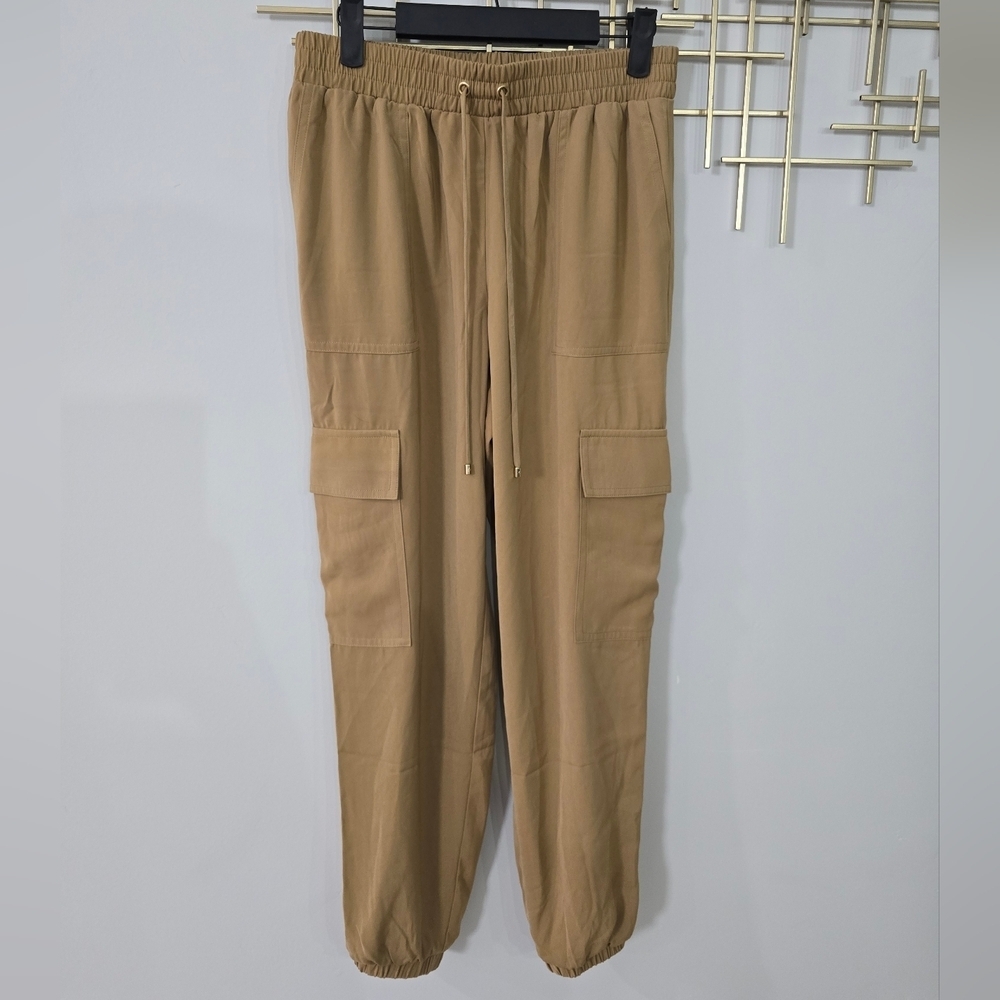 NWOT Michael Kors Tan Cargo Pants with Timeless Appeal​